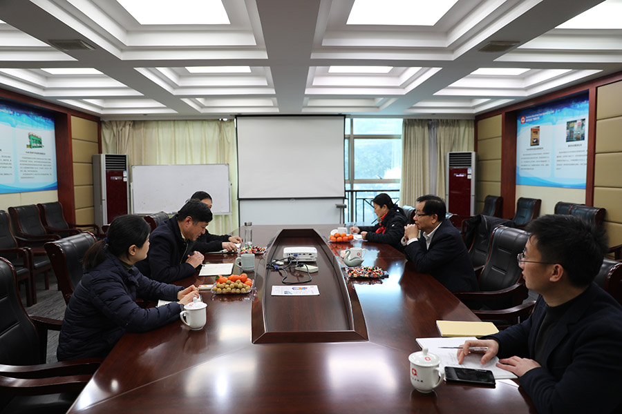 市人大黨組副書記、副主任施根寶蒞臨公司考察.JPG